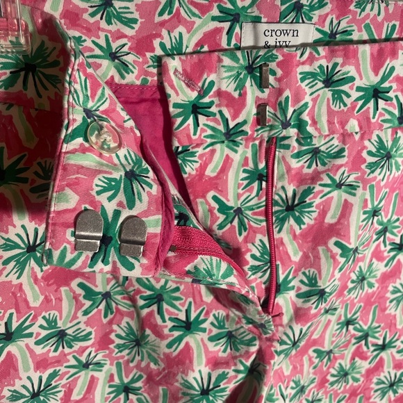 Crown & Ivy Shelby Shorts - Picture 4 of 5